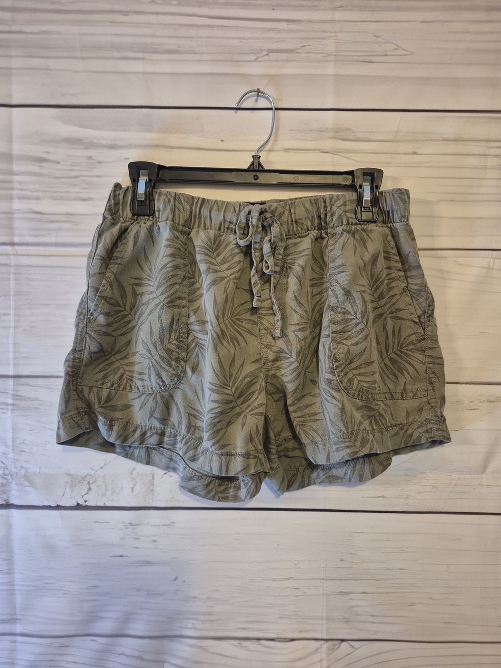 GAP Olive Green Sustainable Leaf-Print Women's 100% Lyocell Shorts Small